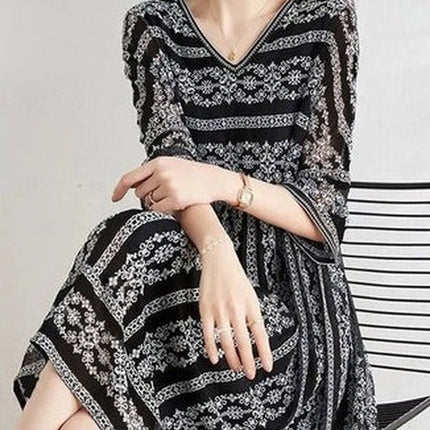 Noble 3/4 Sleeve Print Midi Dress