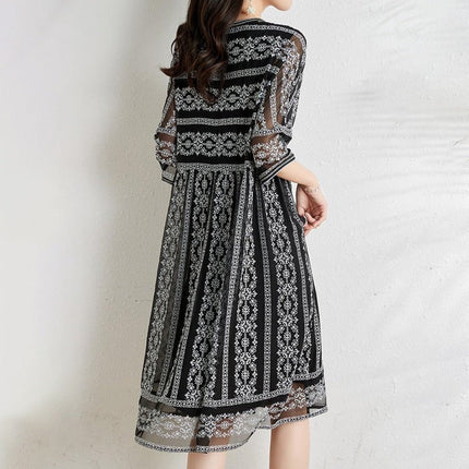 Noble 3/4 Sleeve Print Midi Dress
