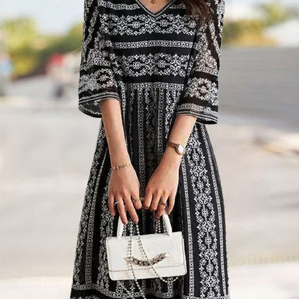 Noble 3/4 Sleeve Print Midi Dress