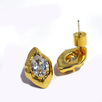 Gold Prong Earrings